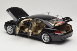 BMW 760Li E66 Individual Juodas Kyosho 1:18 08573RB Metalas - nuotrauka 5 iš 8