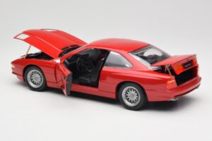BMW 850Ci E31 Brilliant Red Revell 1:18 8827 Metalas - nuotrauka 5 iš 8