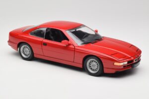 BMW 850Ci E31 Brilliant Red Revell 1:18 8827 Metalas - nuotrauka 6 iš 8