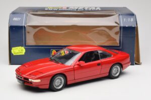 BMW 850Ci E31 Brilliant Red Revell 1:18 8827 Metalas - nuotrauka 8 iš 8
