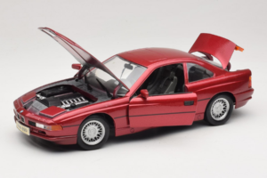BMW 850i E31 Raudonas Tchibo 1:18 36157 Metalas - nuotrauka 2 iš 8
