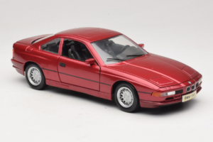 BMW 850i E31 Raudonas Tchibo 1:18 36157 Metalas - nuotrauka 6 iš 8