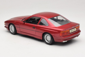 BMW 850i E31 Raudonas Tchibo 1:18 36157 Metalas - nuotrauka 7 iš 8