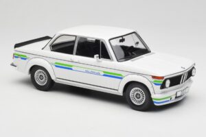 BMW Alpina 2002 E10 Turbo Baltas MCG 1:18 MCG18409-R Metalas - nuotrauka 4 iš 6