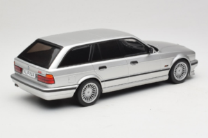 BMW Alpina B10 E34 4.6 Touring Sidabrinis MCG 1:18 MCG18332MCW Metalas - nuotrauka 2 iš 6