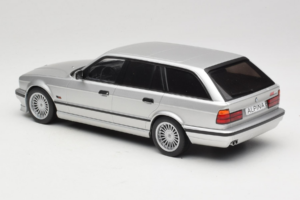 BMW Alpina B10 E34 4.6 Touring Sidabrinis MCG 1:18 MCG18332MCW Metalas - nuotrauka 5 iš 6