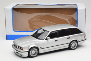 BMW Alpina B10 E34 4.6 Touring Sidabrinis MCG 1:18 MCG18332MCW Metalas - nuotrauka 6 iš 6
