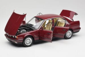 BMW 535i E34 Raudonas Minichamps 1:18 100024002 Metalas - nuotrauka 2 iš 8