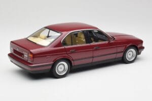 BMW 535i E34 Raudonas Minichamps 1:18 100024002 Metalas - nuotrauka 3 iš 8