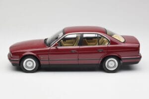 BMW 535i E34 Raudonas Minichamps 1:18 100024002 Metalas - nuotrauka 4 iš 8