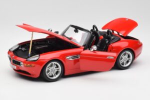 BMW Z8 E52 Roadsteris Ryškiai Raudonas Bburago 1:18 12032 Metalas - nuotrauka 2 iš 8