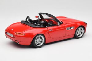 BMW Z8 E52 Roadsteris Ryškiai Raudonas Bburago 1:18 12032 Metalas - nuotrauka 3 iš 8