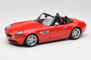 BMW Z8 E52 Roadsteris Ryškiai Raudonas Bburago 1:18 12032 Metalas