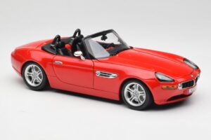 BMW Z8 E52 Roadsteris Ryškiai Raudonas Bburago 1:18 12032 Metalas - nuotrauka 6 iš 8