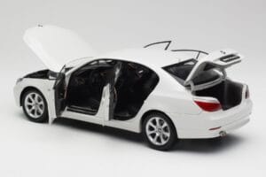 BMW E60 545i Alpine Baltas Kyosho 1:18 08591W Metalas - nuotrauka 5 iš 8
