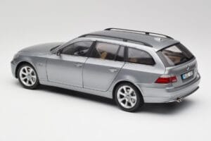 BMW 545i E61 Touring Šviesiai Pilkas Kyosho 1:18 80430308414 Metalas - nuotrauka 7 iš 8