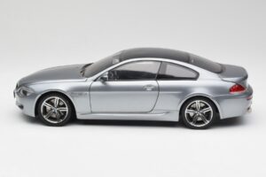 BMW M6 E63 Silver Pilkas Kyosho 1:18 08703GR Metalas - nuotrauka 4 iš 8
