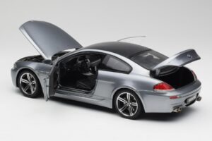 BMW M6 E63 Silver Pilkas Kyosho 1:18 08703GR Metalas - nuotrauka 5 iš 8