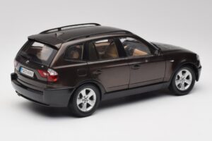BMW X3 E83 3.0d Tamsiai Rudas Metalinis Kyosho 1:18 80430300736 Metalas - nuotrauka 3 iš 8