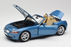 BMW Z4 E85 Maldives Blue Bburago 1:18 34046BLUE Metalas - nuotrauka 2 iš 8