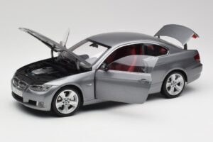 BMW 330i E92 Coupe Pilkas Metalinis Kyosho 1:18 80430407220 Metalas - nuotrauka 2 iš 8