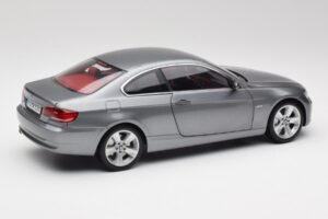 BMW 330i E92 Coupe Pilkas Metalinis Kyosho 1:18 80430407220 Metalas - nuotrauka 3 iš 8