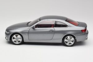 BMW 330i E92 Coupe Pilkas Metalinis Kyosho 1:18 80430407220 Metalas - nuotrauka 4 iš 8