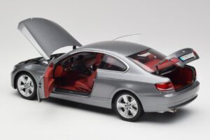 BMW 330i E92 Coupe Pilkas Metalinis Kyosho 1:18 80430407220 Metalas - nuotrauka 5 iš 8