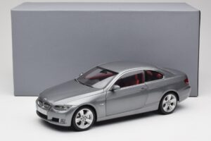BMW 330i E92 Coupe Pilkas Metalinis Kyosho 1:18 80430407220 Metalas - nuotrauka 8 iš 8