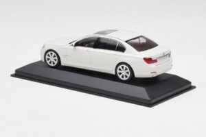 BMW 750Li F02 Baltas Minichamps 1:43 80420445201 Metalas - nuotrauka 3 iš 5