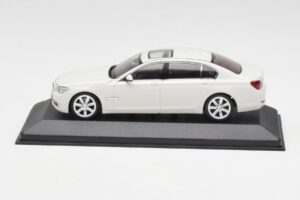 BMW 750Li F02 Baltas Minichamps 1:43 80420445201 Metalas