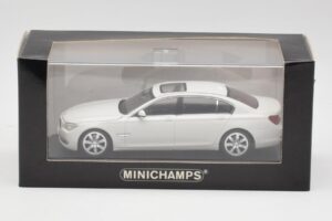 BMW 750Li F02 Baltas Minichamps 1:43 80420445201 Metalas - nuotrauka 5 iš 5