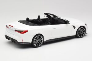 BMW M4 G82 Kabrioletas Alpine White Minichamps 1:18 155021031 Metalas - nuotrauka 2 iš 6
