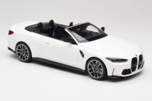 BMW M4 G82 Kabrioletas Alpine White Minichamps 1:18 155021031 Metalas - nuotrauka 4 iš 6