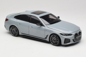 BMW i4 G26 Grey Metallic Minichamps 1:18 110023010 Metalas - nuotrauka 6 iš 8