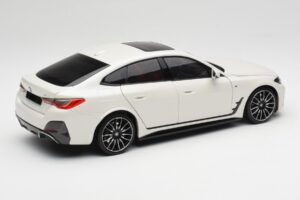 BMW i4 M50 G26 Alpine White Minichamps 1:18 110023011 Metalas - nuotrauka 3 iš 8