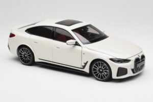 BMW i4 M50 G26 Alpine White Minichamps 1:18 110023011 Metalas - nuotrauka 6 iš 8