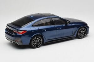 BMW i4 M50 G26 Portimao Blue Minichamps 1:18 110023012 Metalas - nuotrauka 3 iš 8