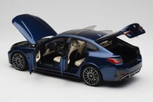 BMW i4 M50 G26 Portimao Blue Minichamps 1:18 110023012 Metalas - nuotrauka 5 iš 8