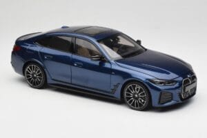 BMW i4 M50 G26 Portimao Blue Minichamps 1:18 110023012 Metalas - nuotrauka 6 iš 8
