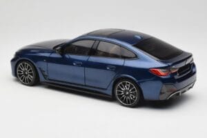 BMW i4 M50 G26 Portimao Blue Minichamps 1:18 110023012 Metalas - nuotrauka 7 iš 8