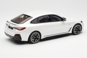 BMW i4 M50 G26 Mineral Baltas Metalinis Otto 1:18 OT1074 Derva - nuotrauka 2 iš 6