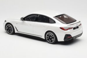 BMW i4 M50 G26 Mineral Baltas Metalinis Otto 1:18 OT1074 Derva - nuotrauka 5 iš 6