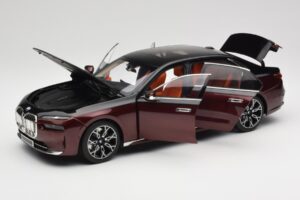 BMW i7 G70 Black & Red Metallic Minichamps 1:18 110023201 Metalas - nuotrauka 2 iš 8