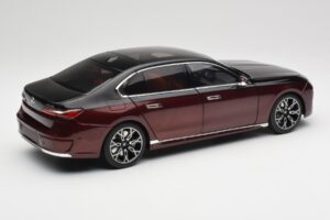 BMW i7 G70 Black & Red Metallic Minichamps 1:18 110023201 Metalas - nuotrauka 3 iš 8