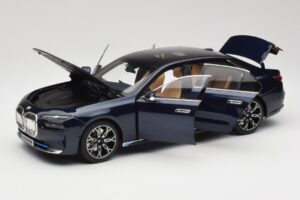 BMW i7 G70 Blue Metallic Minichamps 1:18 110023202 Metalas - nuotrauka 2 iš 8