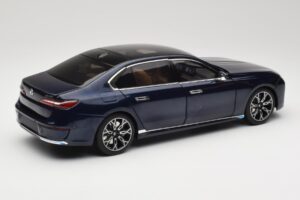 BMW i7 G70 Blue Metallic Minichamps 1:18 110023202 Metalas - nuotrauka 3 iš 8