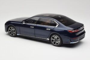 BMW i7 G70 Blue Metallic Minichamps 1:18 110023202 Metalas - nuotrauka 7 iš 8