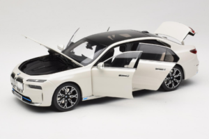 BMW i7 G70 White Metallic Minichamps 1:18 110023200 Metalas - nuotrauka 2 iš 8