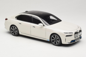 BMW i7 G70 White Metallic Minichamps 1:18 110023200 Metalas - nuotrauka 6 iš 8